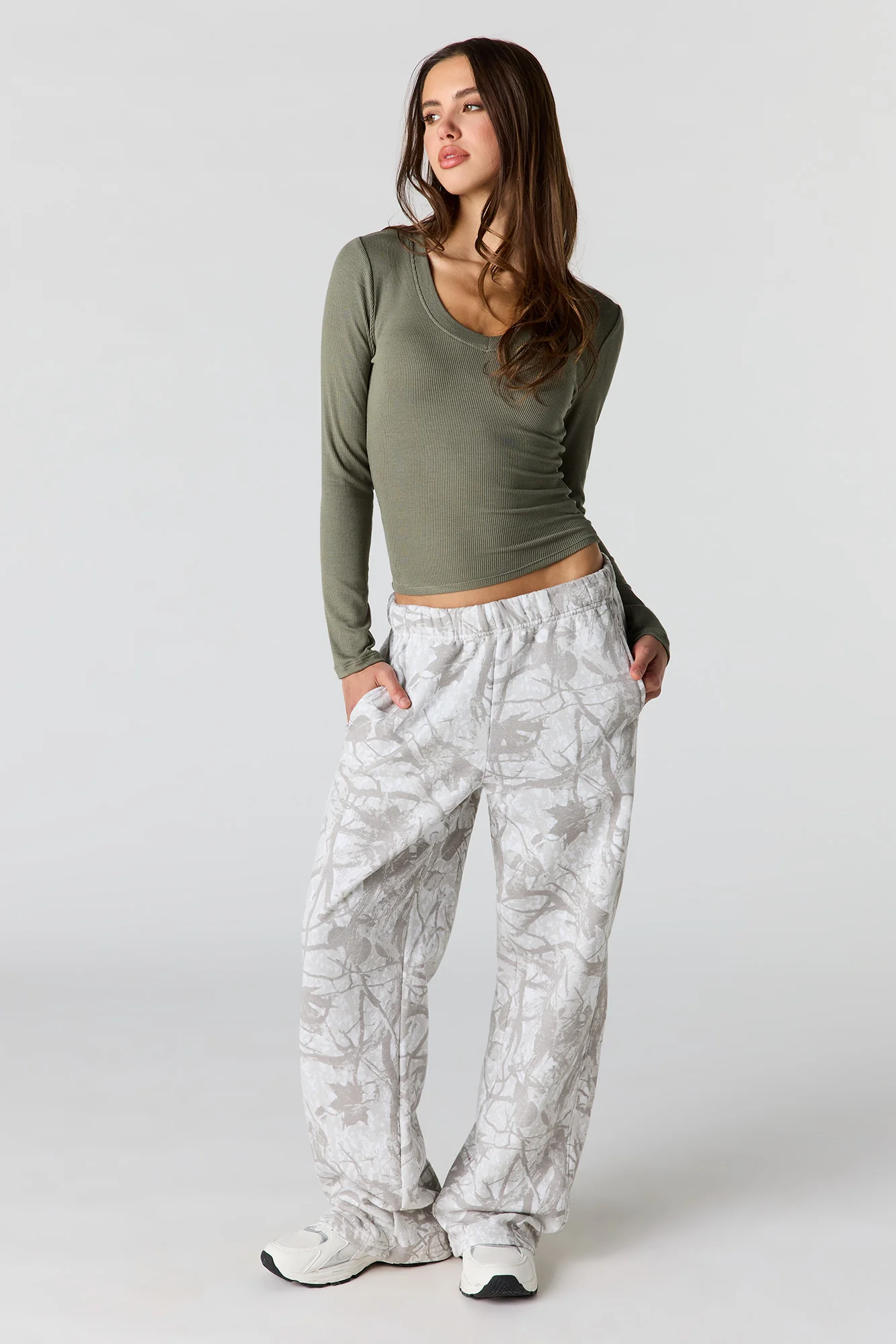 Ribbed V-Neck Long Sleeve Top - Image 12